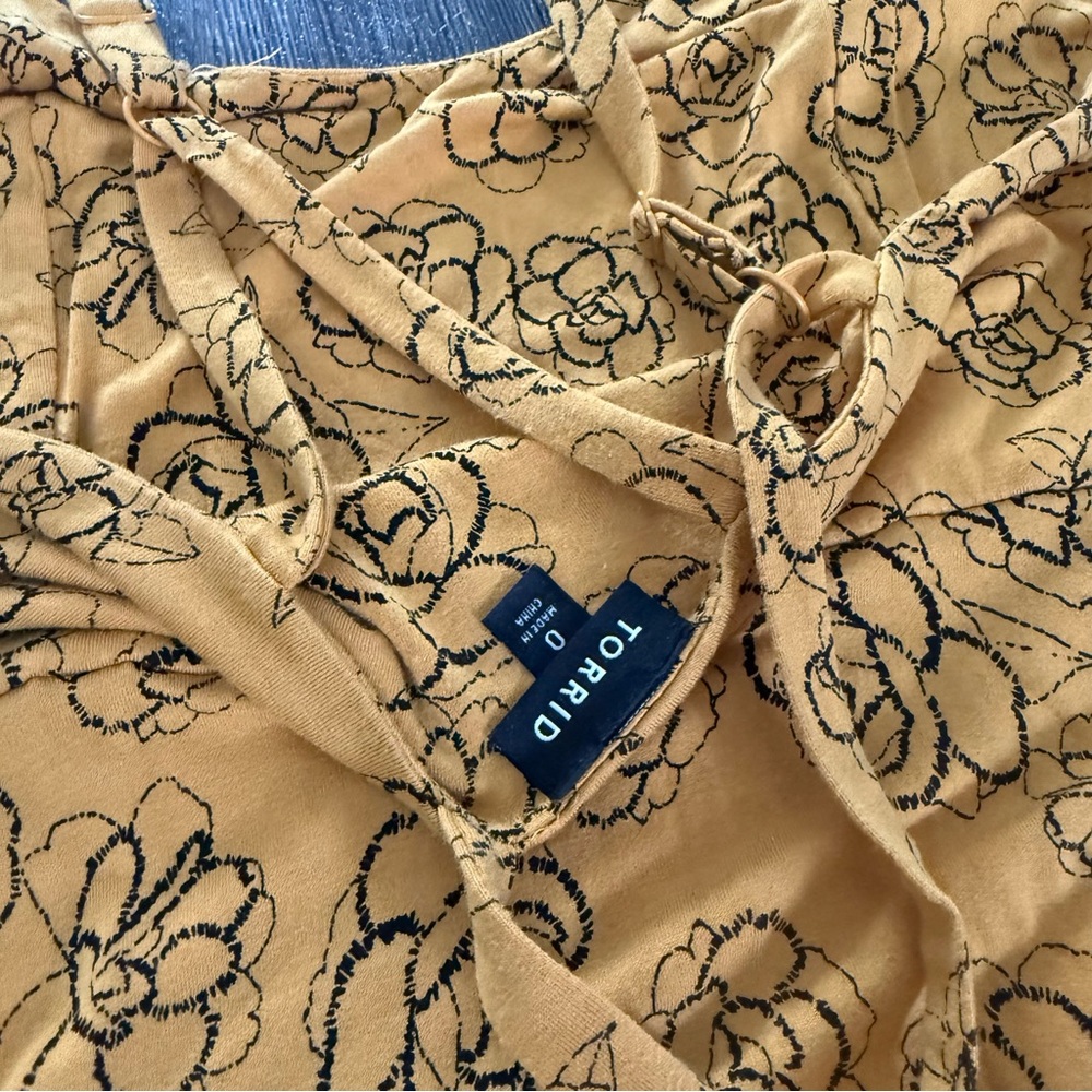 Torrid Yellow Floral Wrap Top - Picture 4 of 4